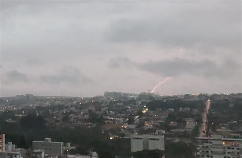 Forte Chuva Raios Atinge Cascavel Nesta Quinta Feira 13 CGN