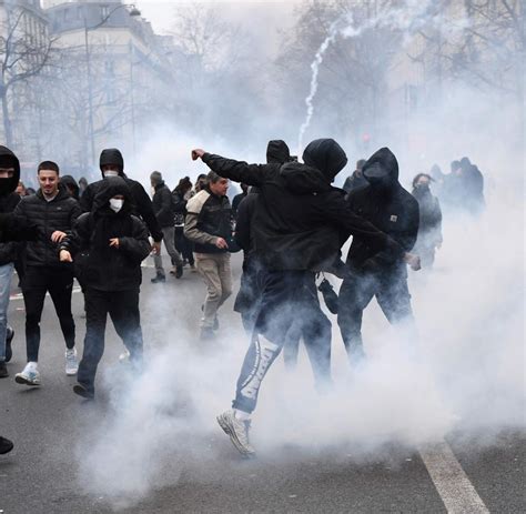 Frankreich Regierung lässt sich mehr von Gewalt beeindrucken als