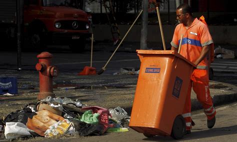 Ap S Greve Comlurb Recolhe Mais De Mil Toneladas De Lixo No Fim De