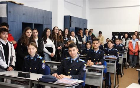 Foto Ziua Por Ilor Deschise La Colegiul Militar Mihai Viteazul Din