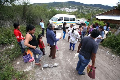 Bloquean Vecinos Los Dos Accesos A El Mirador En La Capital Para Exigir