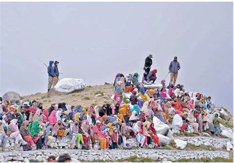 Tourists flock to Shandur polo festival