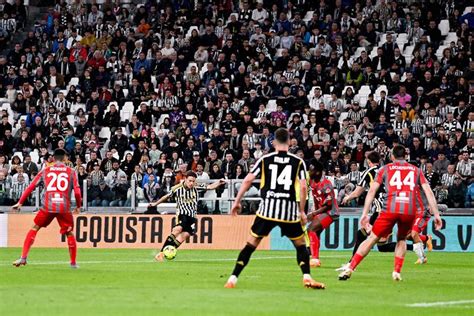 Hasil Juventus Vs Cremonese Skor 2 0 Bola Net