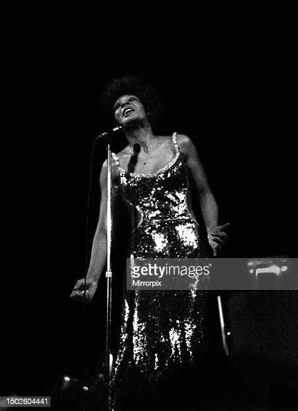 Shirley Bassey Performing On Stage In Concert At Newcastle City Hall