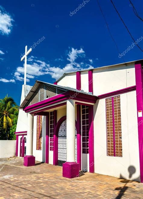 Iglesia De San Luis Rey De Francia En San Luis Talpa El Salvador