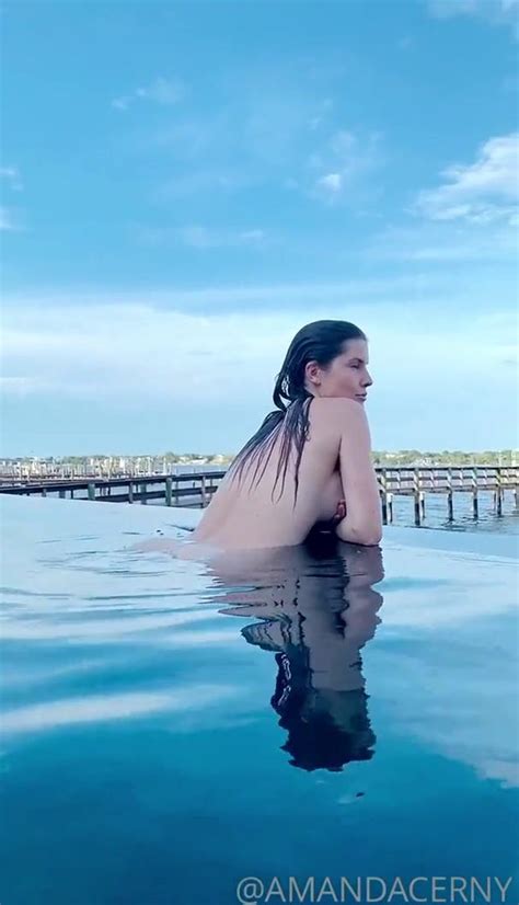 Mira Amanda Cerny Naked Swimming Pool Onlyfans Video Tape Leaked Gratis