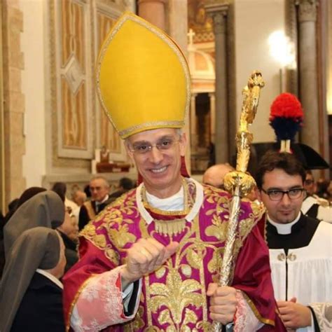 Acireale Il Vescovo Raspanti Guider La Processione Del Venerd Santo