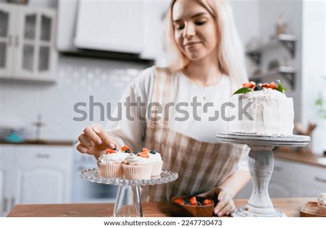 65,721 Chef Preparing Desserts Images, Stock Photos & Vectors ...