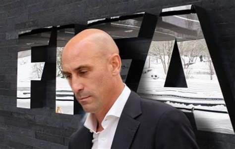 Luis Rubiales En Aprietos La Fifa Valida Su Suspensi N Por Tres A Os