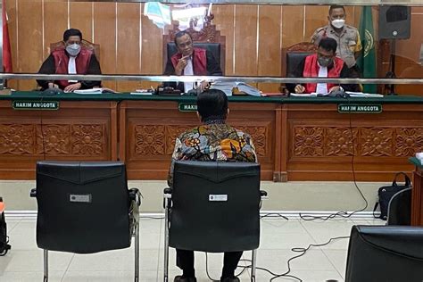 Ditanya Soal Undercover Buying Dalam Sidang Teddy Minahasa Ahli