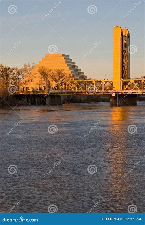 Tower Bridge In Sacramento At Sunset Picture. Image: 4446704