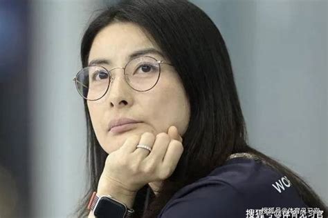 跨界女王！郭晶晶官宣新身份，巴黎奥运再出征，书写豪门新佳话霍家女性独立