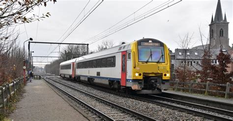 La Passion Du Train En Gare De Luttre Belgique Avec Gwena L