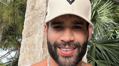 Gusttavo Lima Mostra Os Filhos Andando De Skate Nos EUA