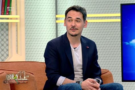 Boala de care suferă Răzvan Simion Matinalul de la Antena 1 a