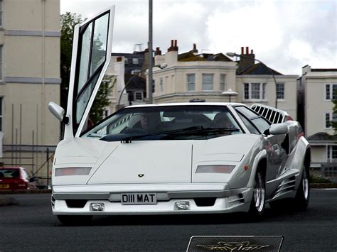 LAMBORGHINI COUNTACH - Review and photos