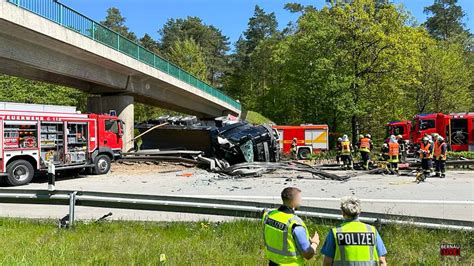 Bernau Wandlitz Schwerer Unfall Auf Der A Vollsperrung