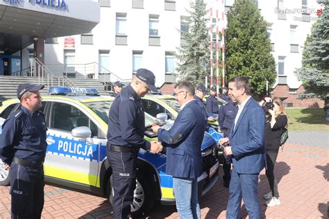 Nowe radiowozy w policji Więcej samochodów policyjnych na drogach