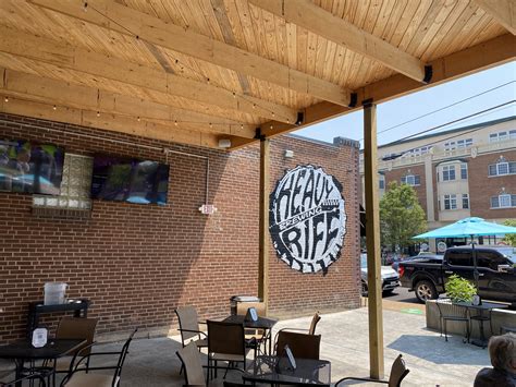 St. Louis Microbrewery Tour - Heavy Riff Brewing — St. Louis City Talk