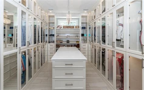 13 Desain Walk In Closet Minimalis Untuk Rumah Anda Pashouses