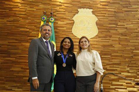 Governador Recebe Estudantes Da Rede Estadual Premiados Na Feira