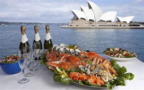 Sydney Harbour Captains Dinner Cruise - Captain Cook Cruises