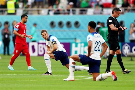 写真：イングランド主将ケイン「ワンラブ」腕章断念もw杯初戦前〝ヒザつき〟人種差別根絶アピール 東スポweb