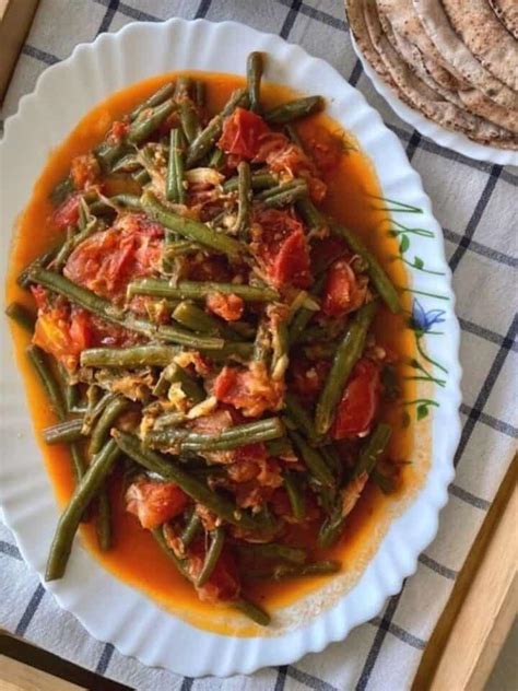 Loubieh Bi Zeit Lebanese Green Beans Stew With Tomatoes