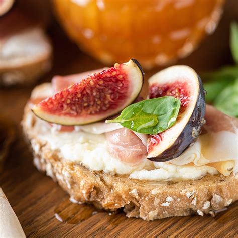 Recette Toasts Au Fromage Frais Jambon Cru Et Figues