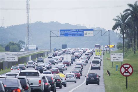 Caminho Para O Litoral Segue Congestionado Em S O Paulo