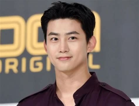 Profil Ok Taecyeon 2PM Pemeran Vampir Ganteng Drama Korea Terbaru