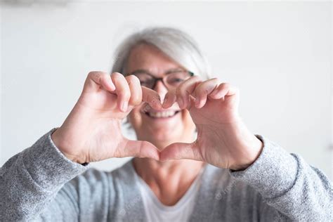 Opiekunka Do Samodzielnej Seniorki Bez Nocnych Dy Ur W I Transferu