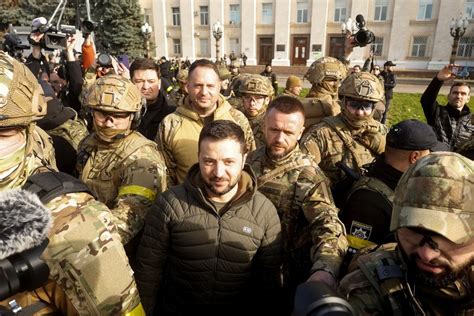 Início do fim da guerra presidente ucraniano visita Kherson após