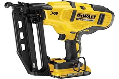 Dewalt Dcn D V Xr Li Ion Cordless Nail Capacity Nailer At Rs