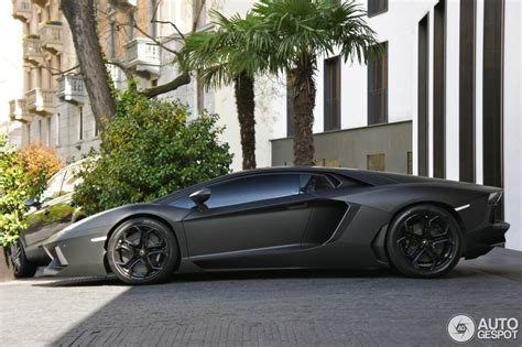 All colours of the rainbow: Lamborghini Aventador LP700-4