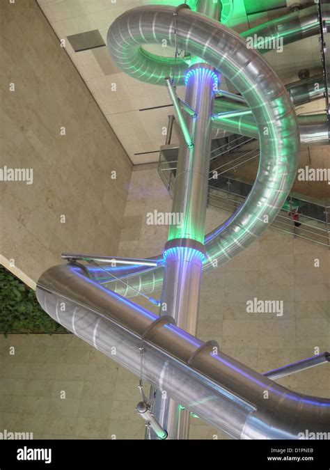 changi airport terminal 3 slide Stock Photo - Alamy