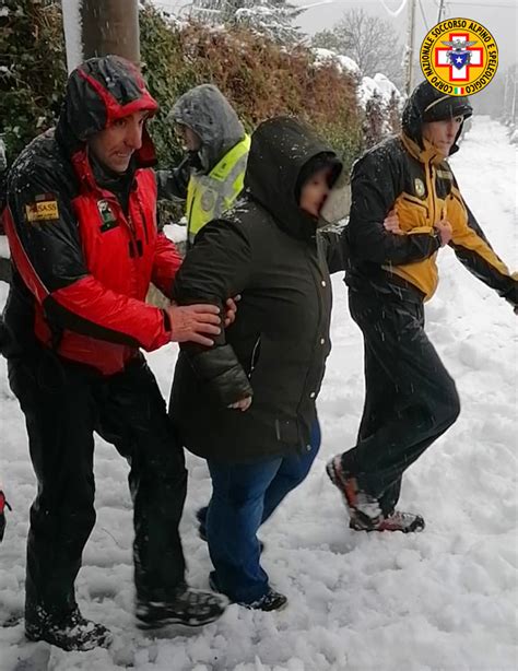 Emergenza Neve In Sicilia Soccorse Otto Persone Bloccate Sull Etna