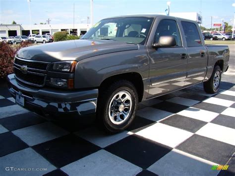 2006 Graystone Metallic Chevrolet Silverado 1500 Ls Crew Cab 17698268