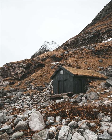 beautiful cabin on the Lofoten Islands, Norway | Beautiful cabins ...