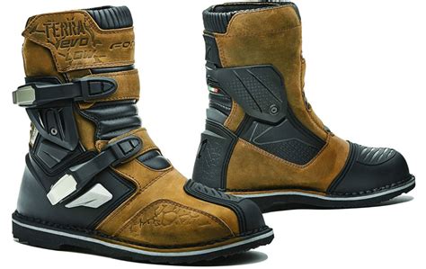 20 Best Adventure Motorcycle Boots [2020 Buyers Guide] - Frontaer