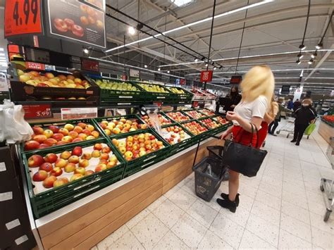 Nowy Kaufland w miejscu Tesco przy Długiej Dziś otwarto nowy sklep