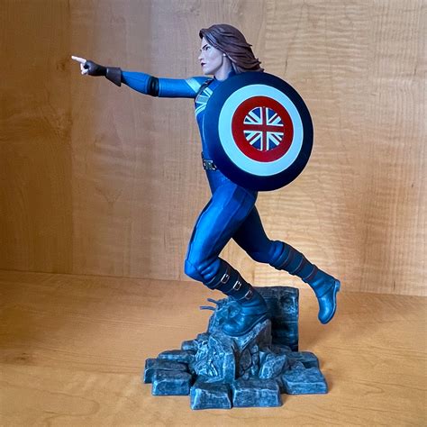 Diamond Select Toys Marvel What If Captain Carter Pvc Diorama Review