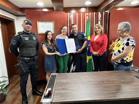 Prefeita Marcia Bin Homenageia Gcm Cocenzo Por Ato De Bravura