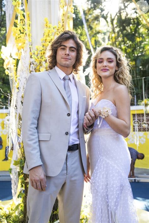 Foto Último capítulo da novela Verão 90 mostrou casamento de Manu