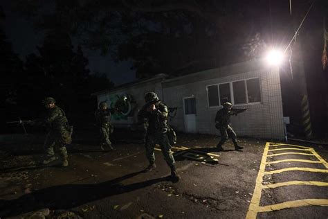 關指部機步1營戰備偵巡 強化臨戰應變 軍聞 關指部機步1營戰備偵巡 強化臨戰應變 青年日報