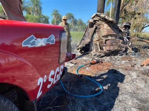 Carro Pega Fogo Ao Bate Em Coqueiro E 02 Morrem Carbonizados Em Ms