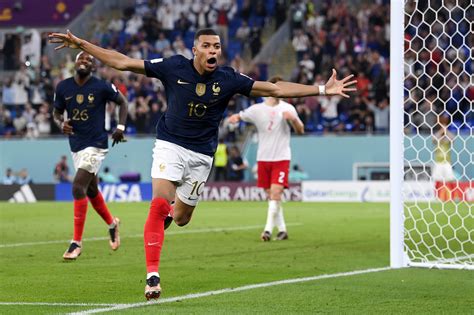 Mbappé antar Prancis ke Babak 16 Besar Paris Saint Germain