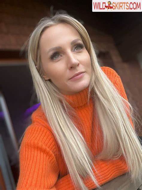 Melissa Naschenweng Melissa Naschenweng Nude Instagram Leaked Photo