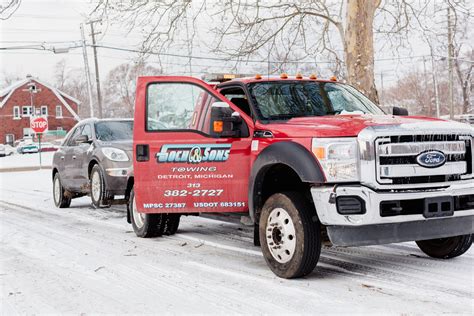 Roadside Assistance - Professional Towing Service Detroit