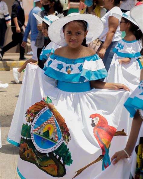 As Se Festej El De Septiembre En Honduras Y El Regreso De Desfiles